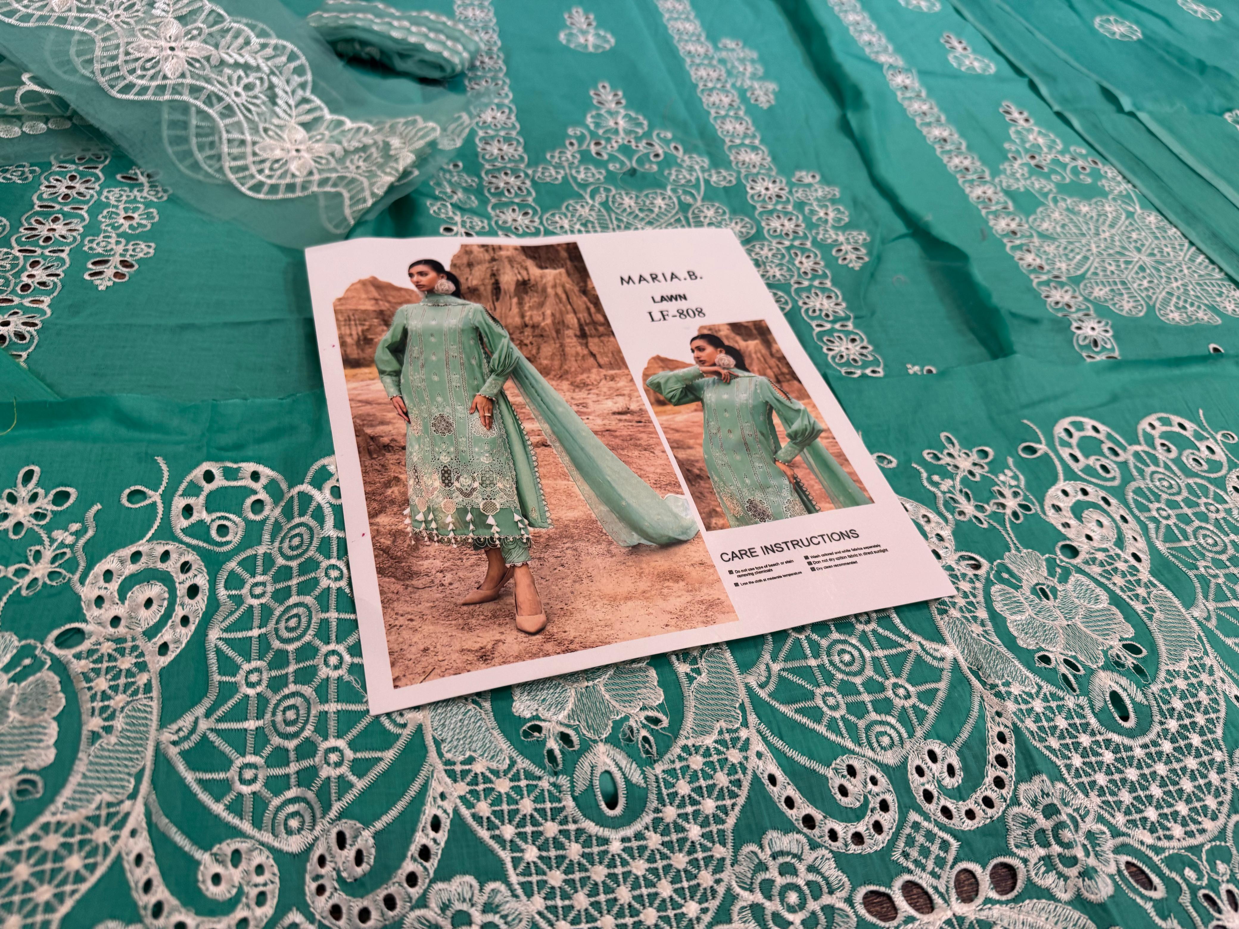 Maria B Luxury Lawn 2025 – Mint Serenity Unstitched Ensemble