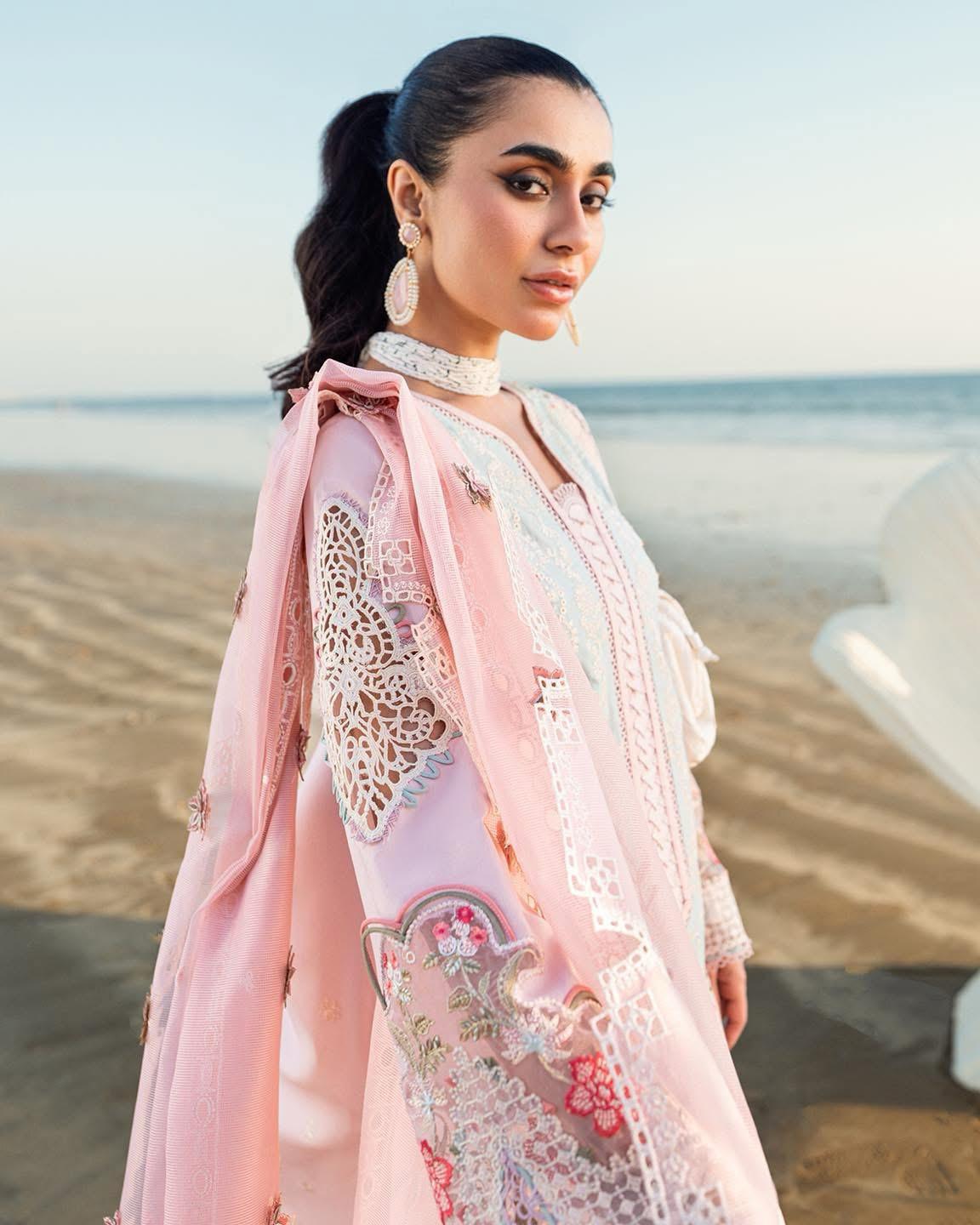 Qalamkar Luxury Lawn – Blush Pink Embroidered Unstitched Suit