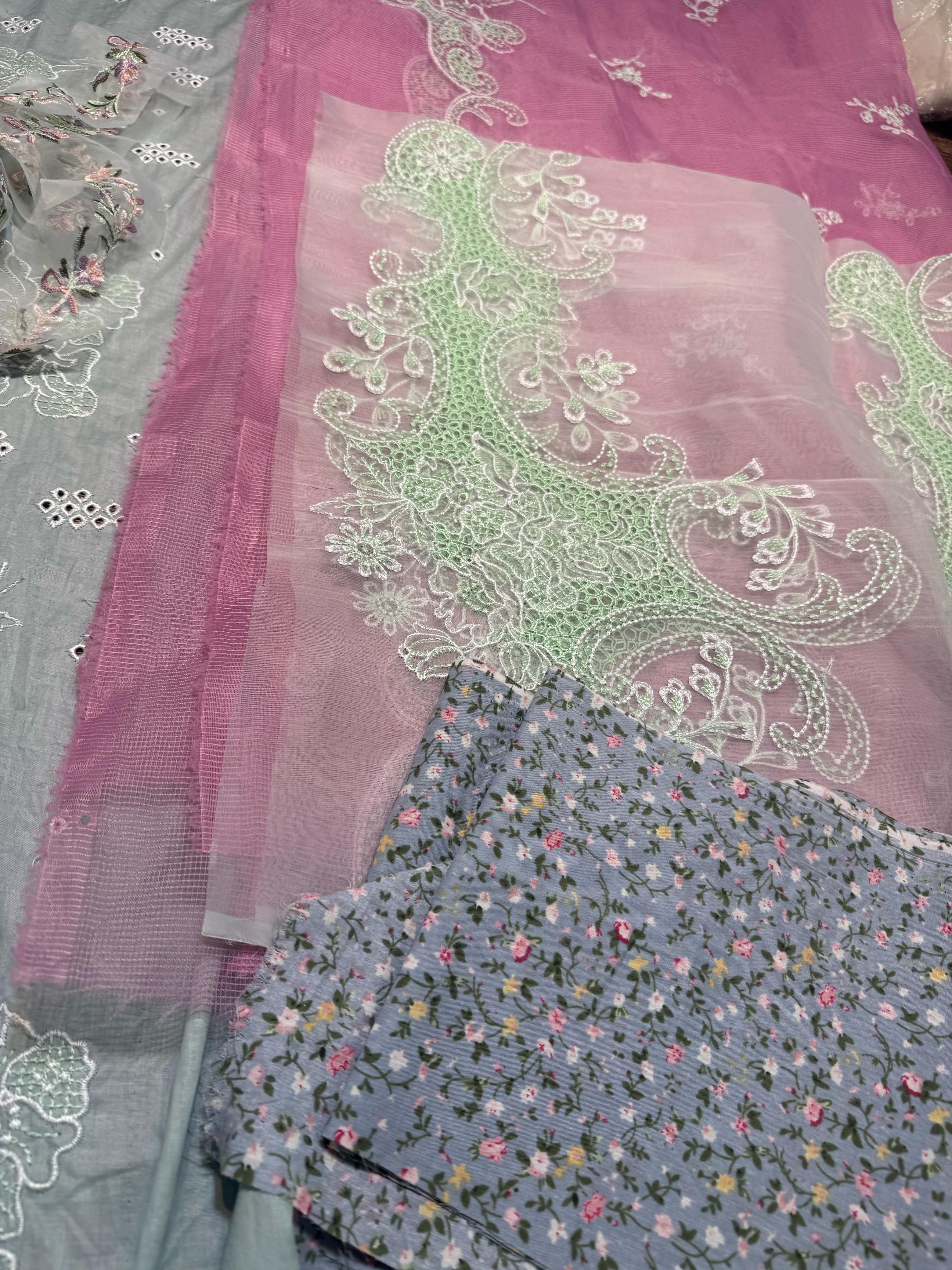 Qalamkar Luxury Lawn 2025 – Chikankari Elegance for Eid